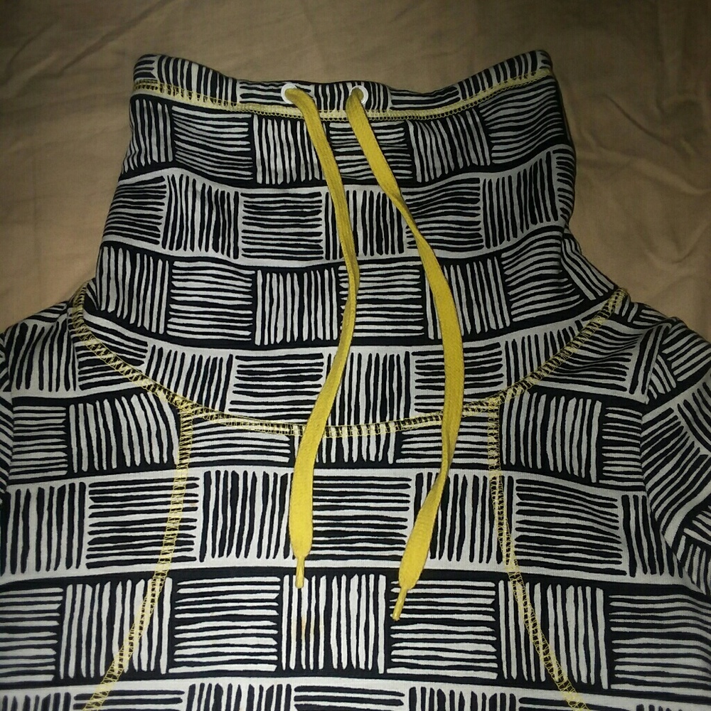 [DIVIDED] Turtle Neck Sweater by H&M Size 2 - Picture 2 of 5